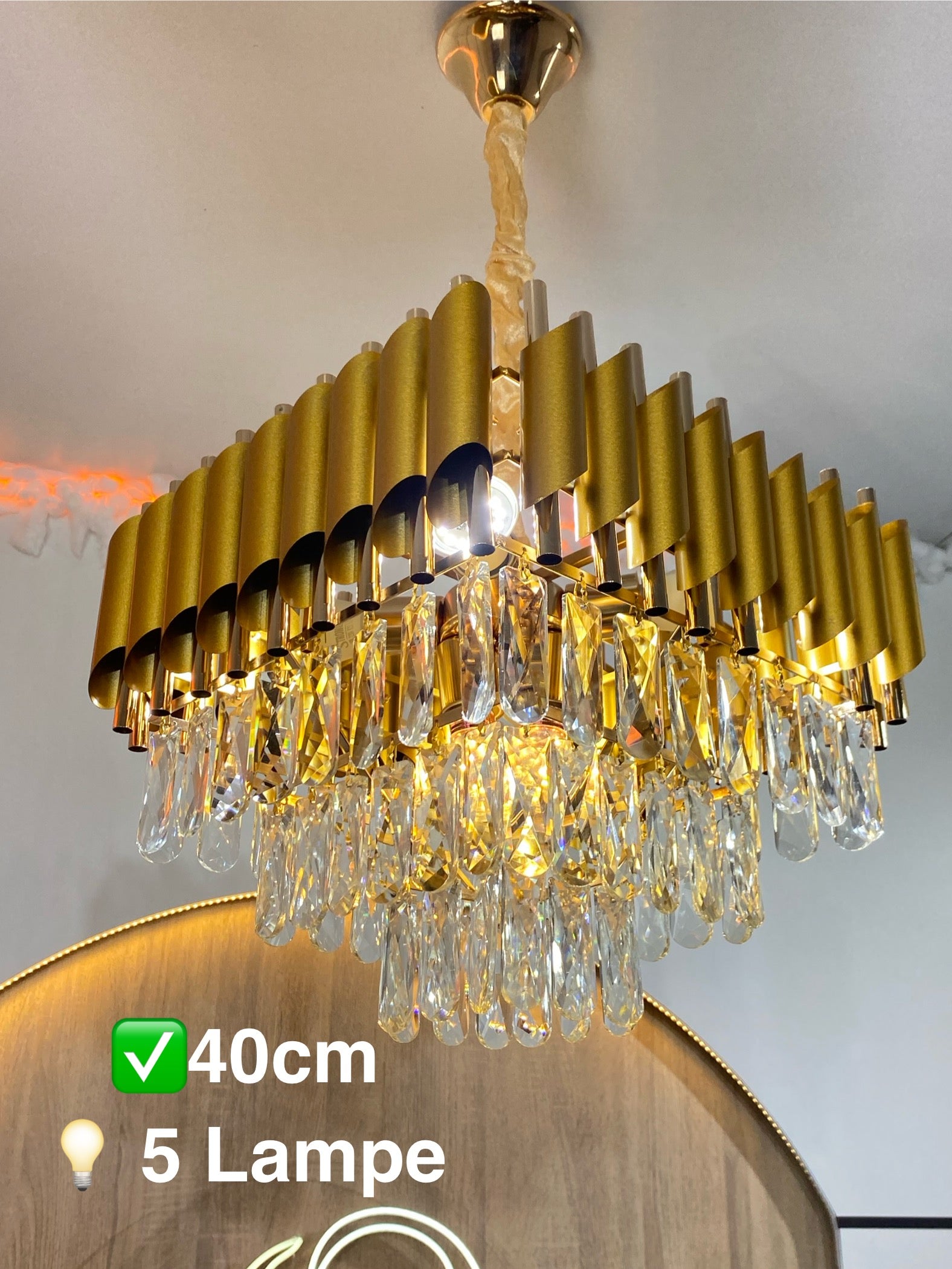 Lustre carré doré